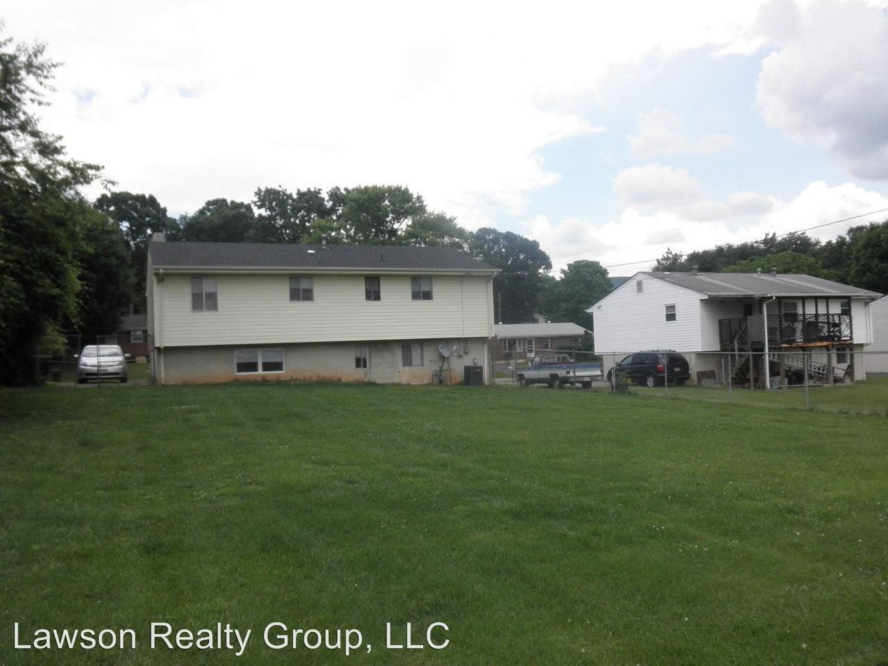 5668 Meadowcrest St - Photo 2 of 29