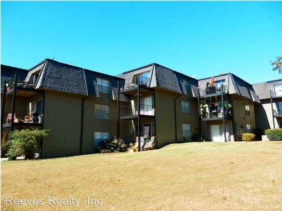 215 Riverbend Dr #215 - Photo 2 of 10