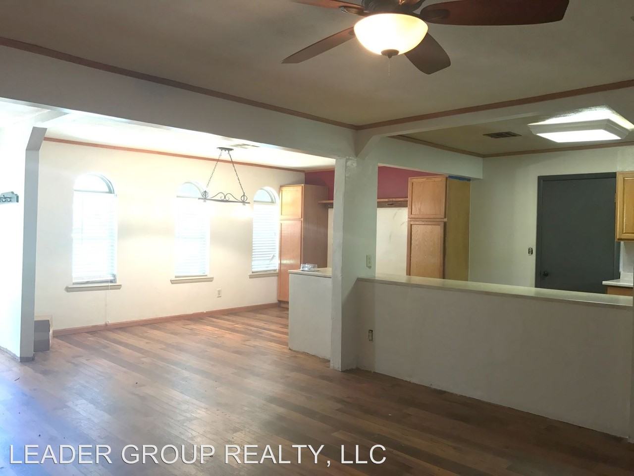 201 South Dr - Photo 3 of 15