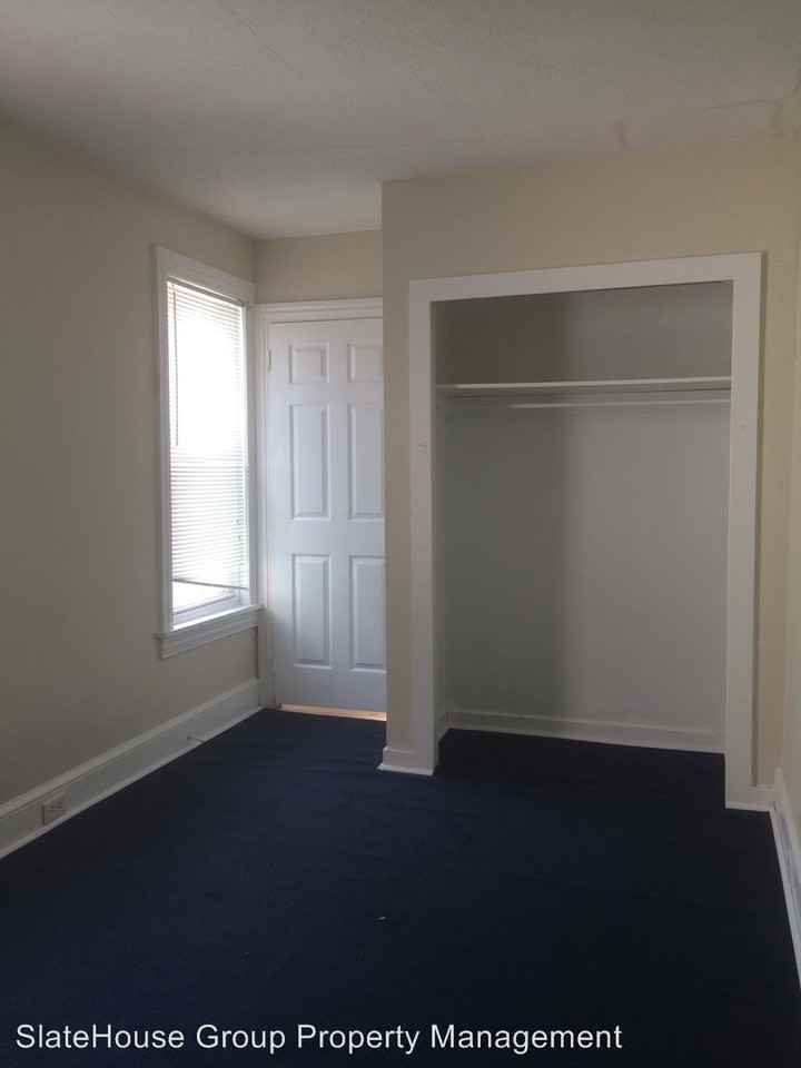 1060 N 6th St - Photo 3 of 6