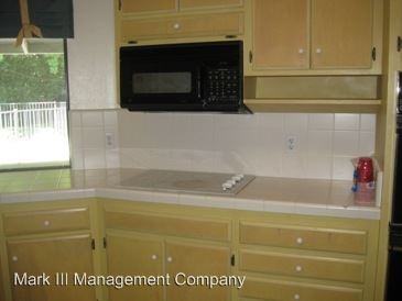 1034 Chaucer Ct - Photo 3 of 5