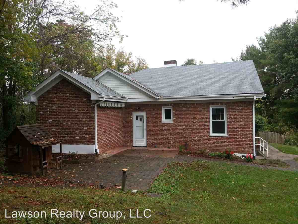 2733 McVitty Rd - Photo 2 of 16