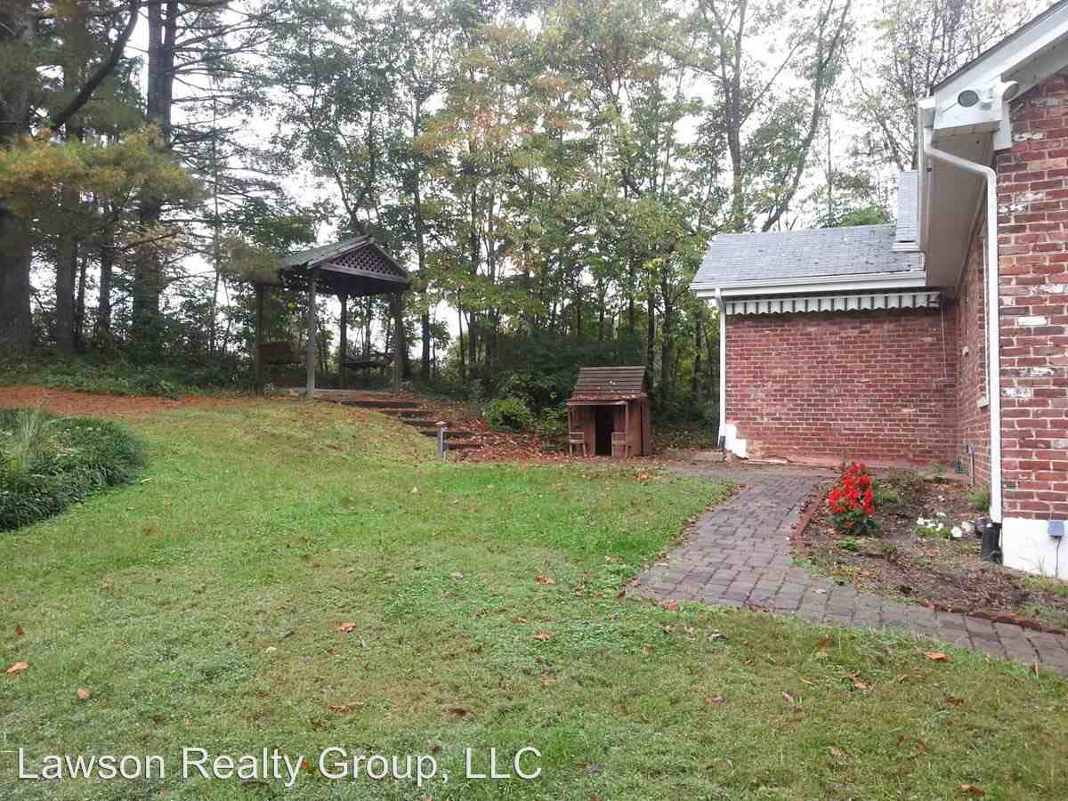 2733 McVitty Rd - Photo 3 of 16