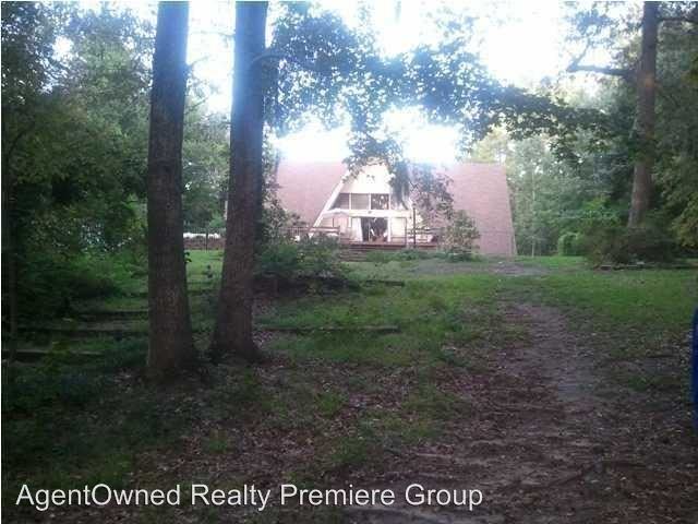 374 Suwanee Dr - Photo 2 of 17