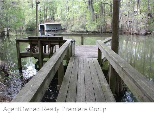 374 Suwanee Dr - Photo 3 of 17