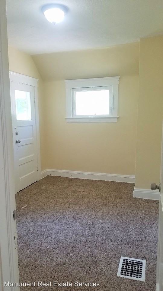9814 Dunlap Ave - Photo 3 of 9
