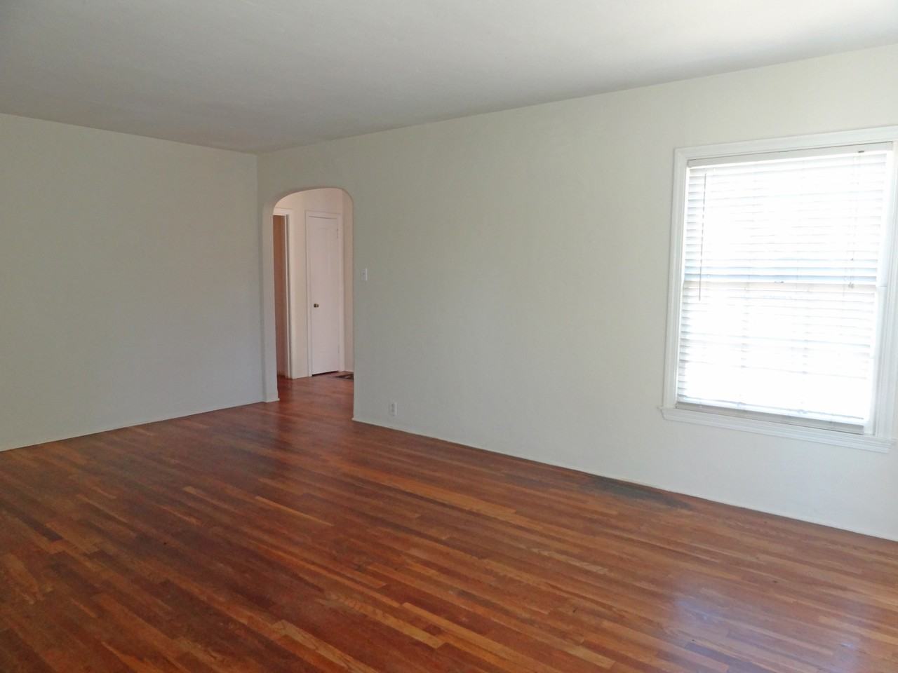 1899 Topeka Ave - Photo 3 of 12