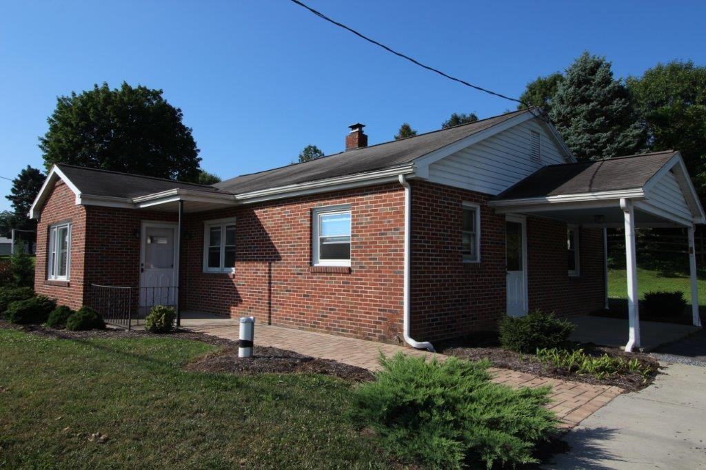 1721 Division Hwy - Photo 2 of 10