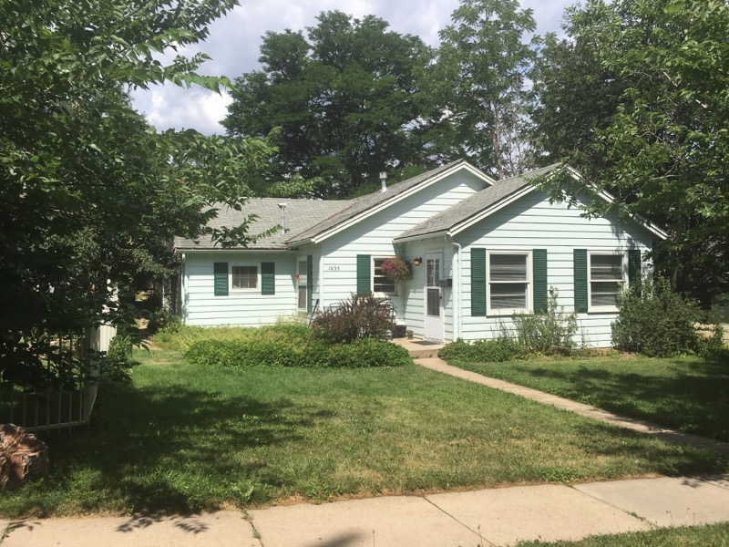 1035 Grant Pl - Photo 2 of 9