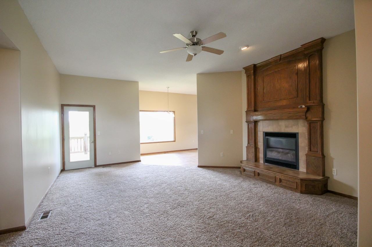 8114 W Havenhurst Cir - Photo 2 of 33