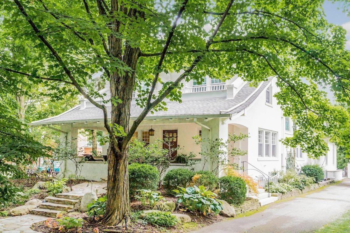 439 S Parkview Ave - Photo 2 of 44