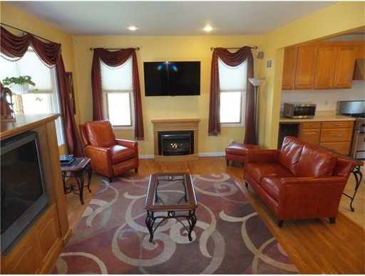 301 Thayer Ave - Photo 3 of 15