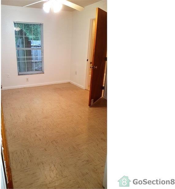 615 Emma St - Photo 3 of 6