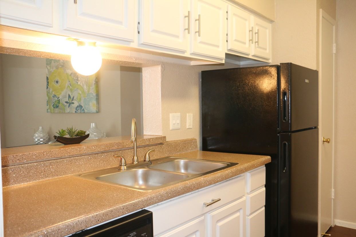 Bayou Parc at Oak Forest Apartments 4000 Watonga Boulevard, Houston