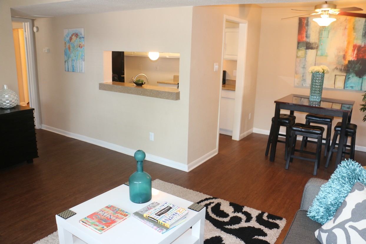 Bayou Parc at Oak Forest Apartments 4000 Watonga Boulevard, Houston