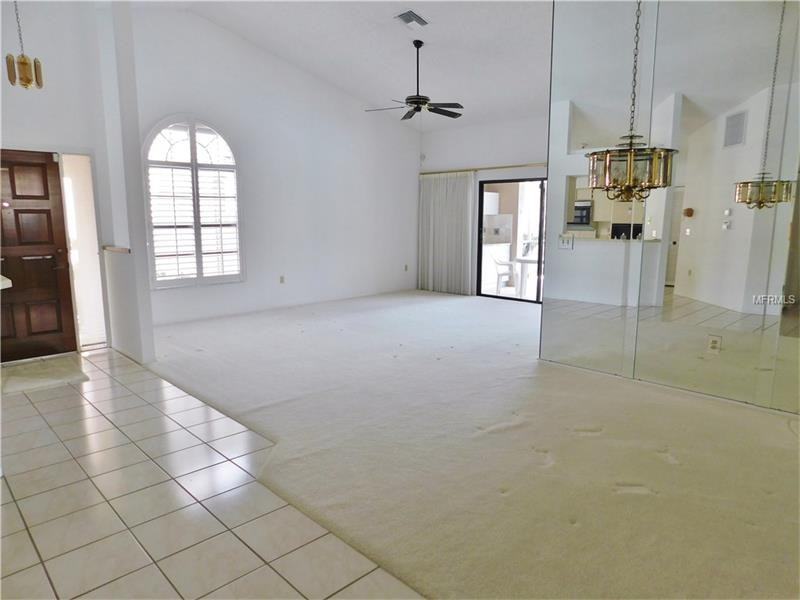 5589 Greyston St - Photo 3 of 25