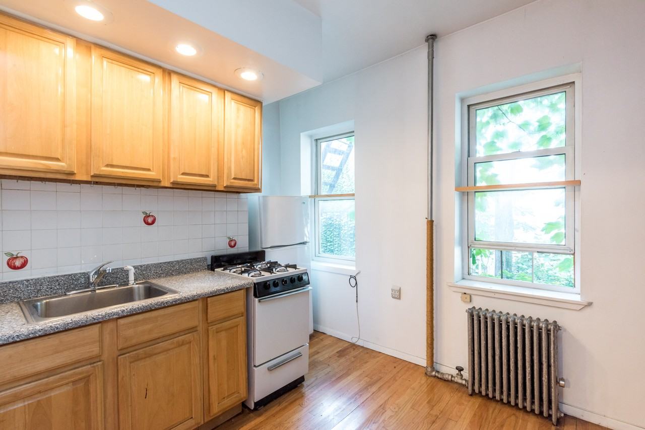 215 Franklin Street #10AZ