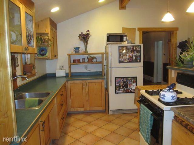 936 Taylor St - Photo 2 of 11