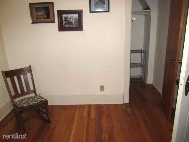 936 Taylor St - Photo 3 of 11