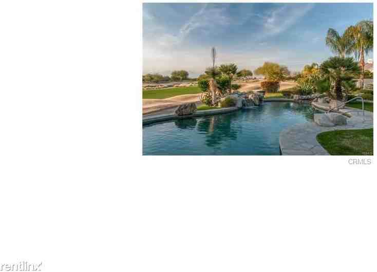 9 Vía Bella - Photo 2 of 19