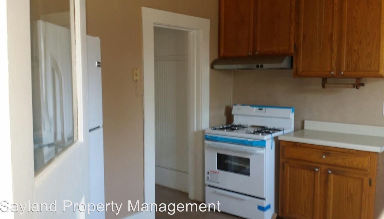 1225 Klette Ave - Photo 3 of 7