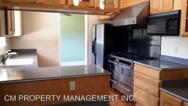 1586 St Regis Dr - Photo 3 of 6