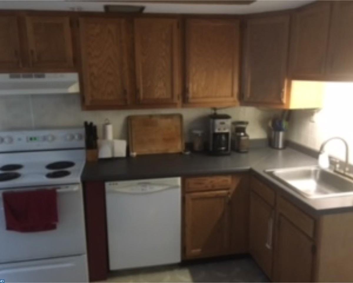 422 Rogers Ave - Photo 2 of 7