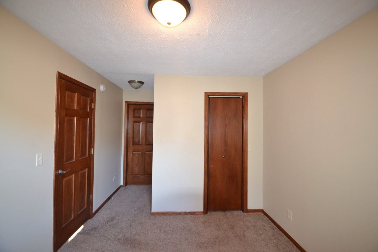 5653 40th Ave S - Photo 3 of 9