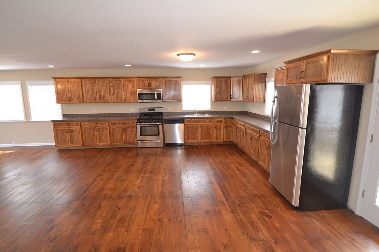 21341 W Engle Dr - Photo 3 of 10