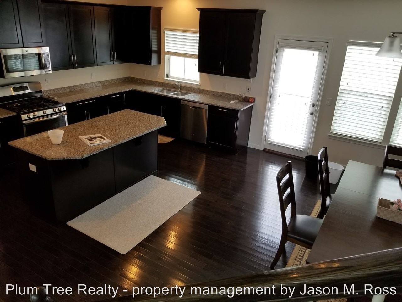 9548 Cobblestone Walk - Photo 2 of 7