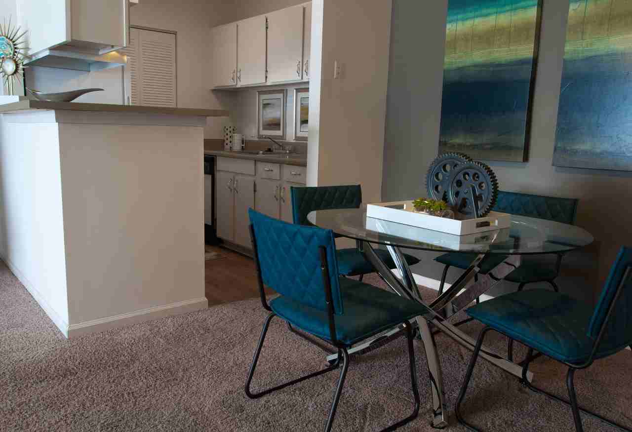 716 Zimalcrest Drive - Photo 3 of 8