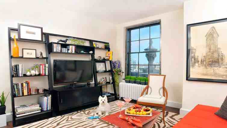 160 W 71st St - Photo 2 of 5