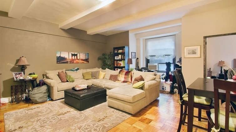 160 W 71st St - Photo 3 of 5