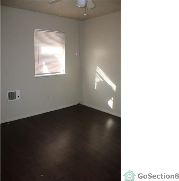 1107 N Carol Ln - Photo 3 of 4