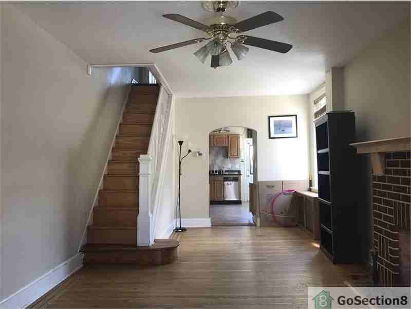 629 S Dean St - Photo 2 of 15