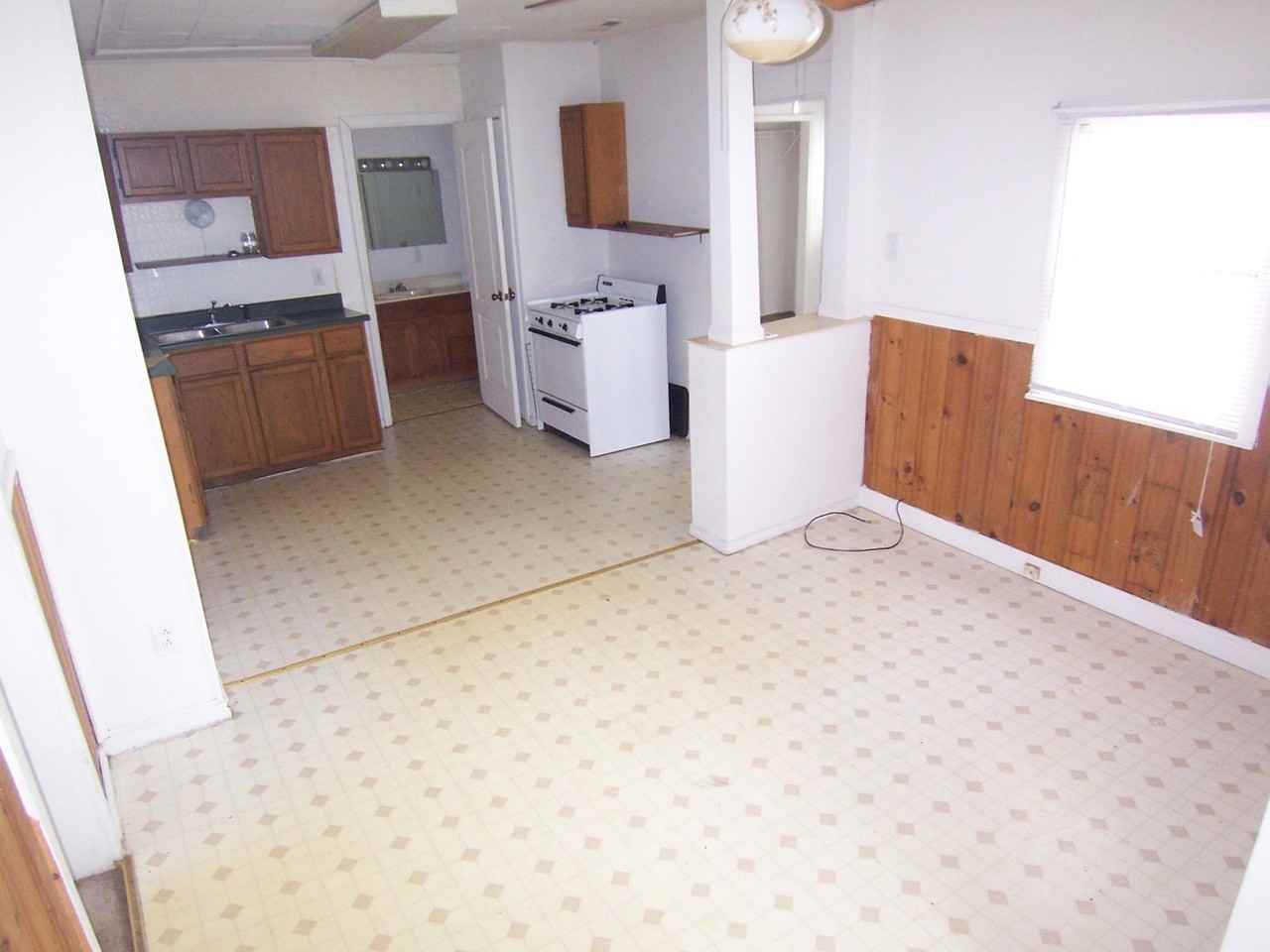 2030 N Fremont Ave - Photo 2 of 7