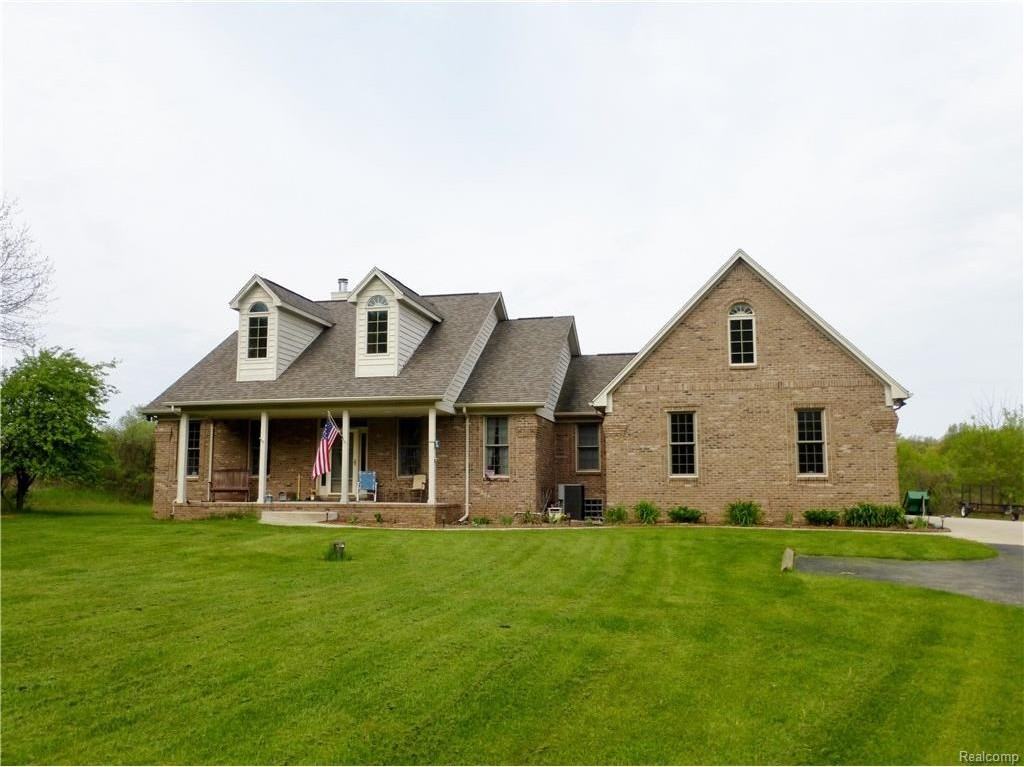 9587 Ellis Rd - Photo 3 of 39