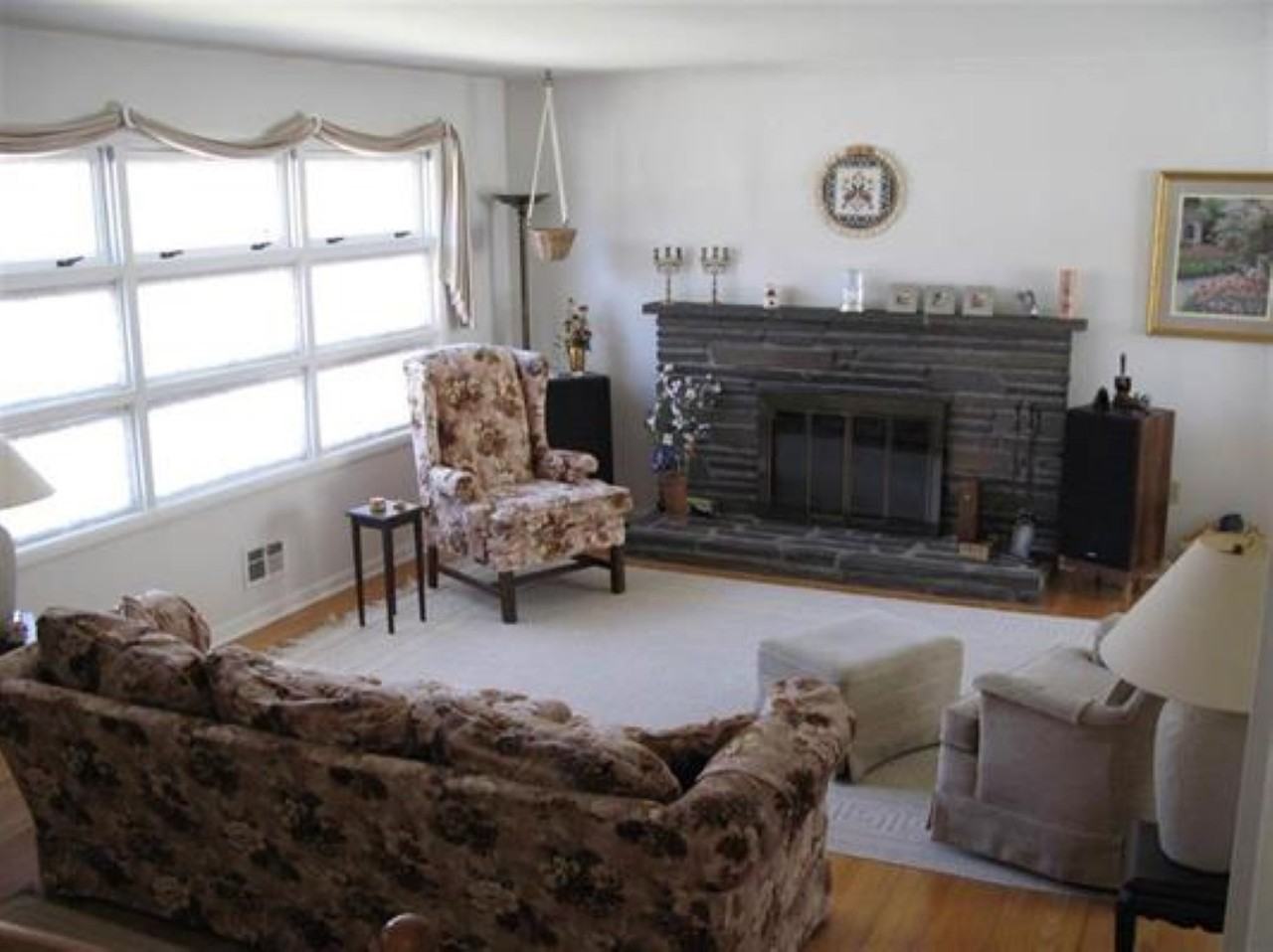 54 Woodside Dr - Photo 2 of 24