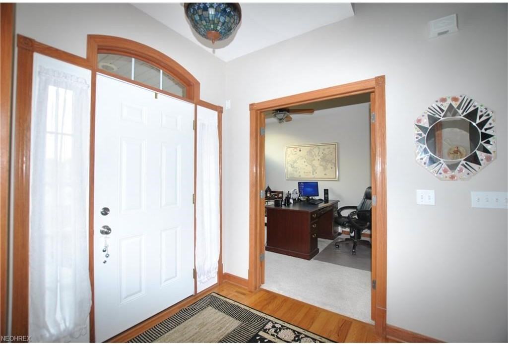 17267 Creekside Cir - Photo 2 of 26