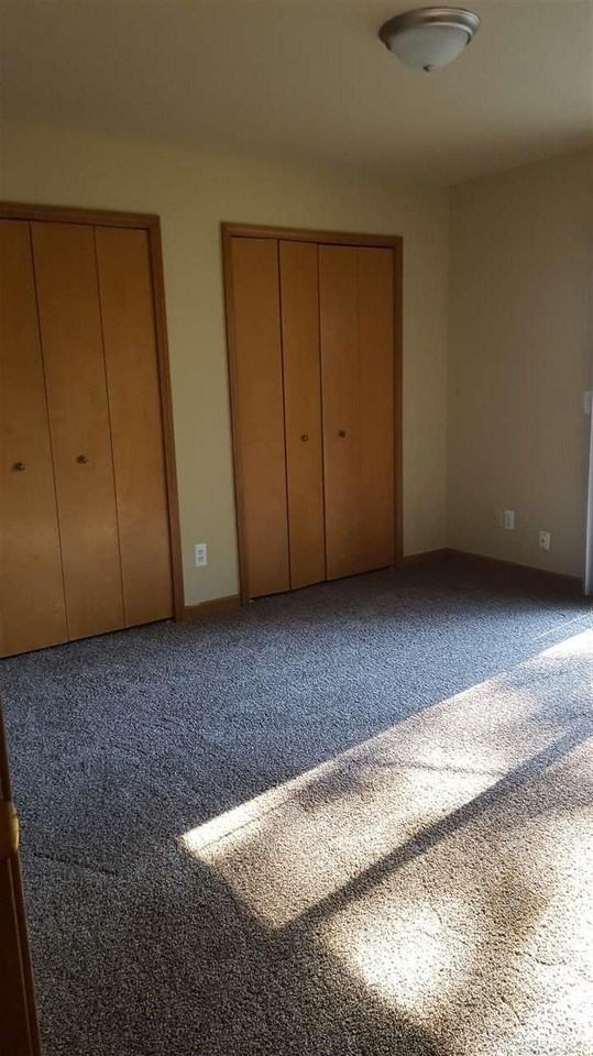 39483 Jefferson Ave - Photo 3 of 5