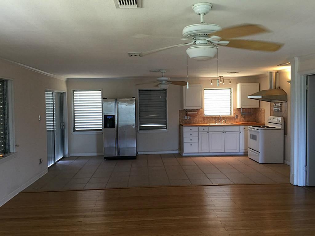 16630 Jamaica Inn Rd - Photo 3 of 20