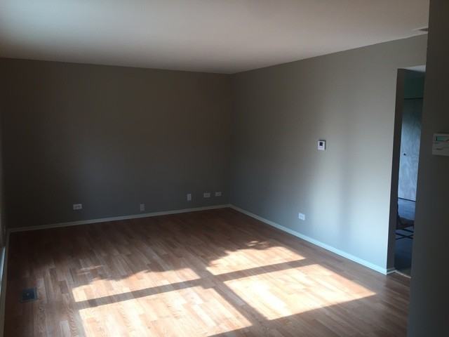 201 Briarwood Ct - Photo 2 of 12