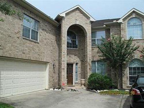 10643 Hillsdale Bridge Ln - Photo 2 of 8