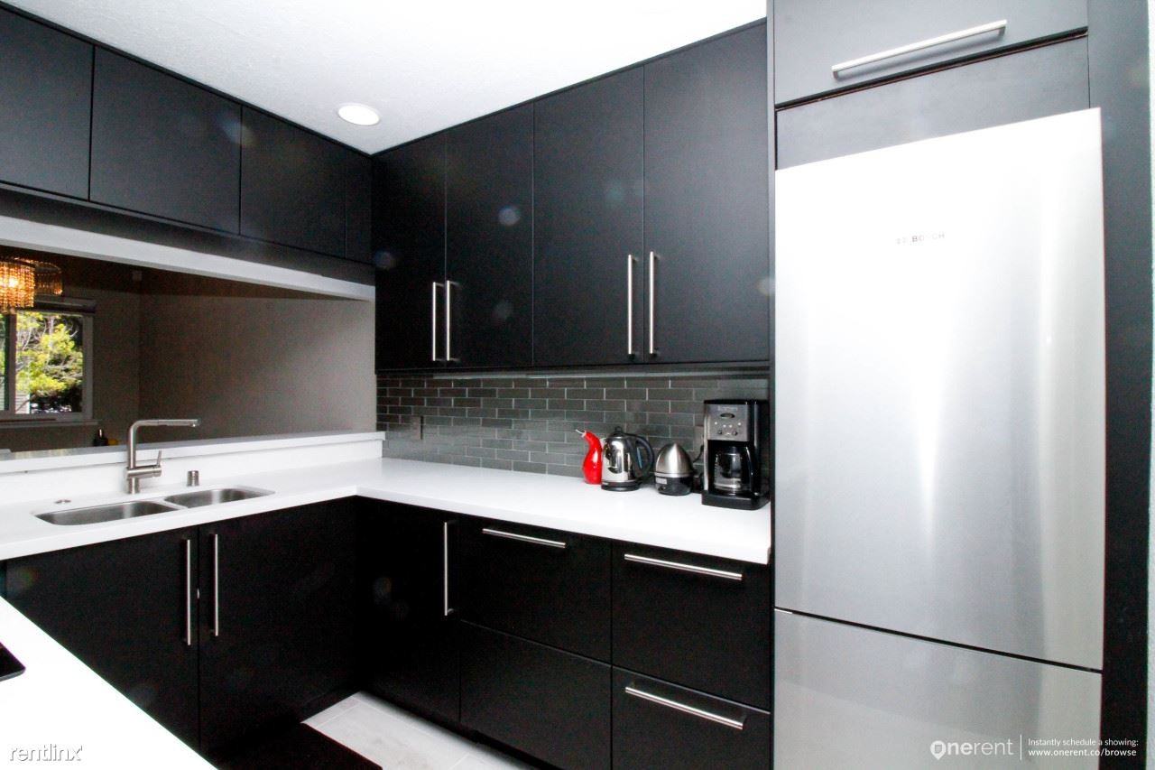 660 Canyon Oaks Dr #E - Photo 3 of 12