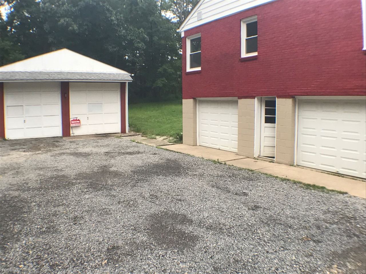 283 Hilltop Dr - Photo 2 of 12