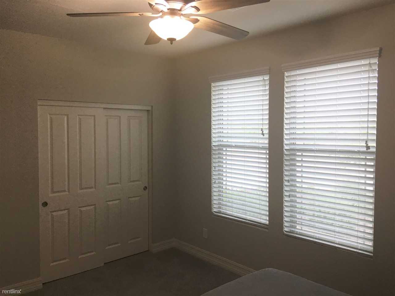 43404 North Hudson Trail - Photo 3 of 12