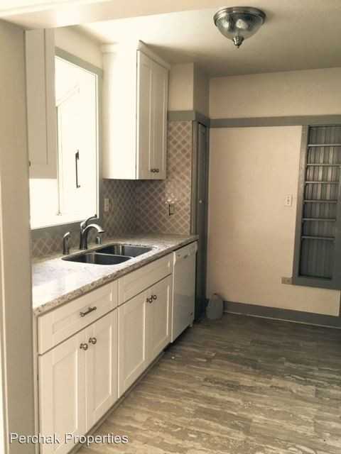 801 Curtis St - Photo 3 of 10