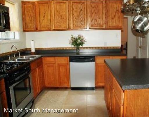 11007 Largo Dr - Photo 2 of 6