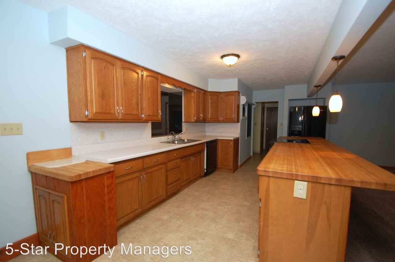 604 Maple Ln - Photo 3 of 22