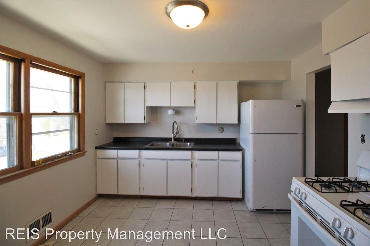 8236-38 W Lisbon Ave - Photo 2 of 8